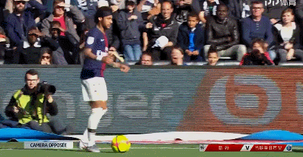 官方：尤文图斯与20岁前锋塞里涅-德梅续约至2028年