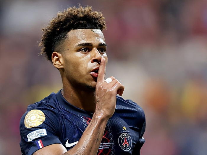 英媒：曼联追罗马后卫切利克，曼城、利物浦、阿森纳也在关注（英媒：曼联有意罗马后卫切利克，曼城、利物浦、阿森纳亦在关注）