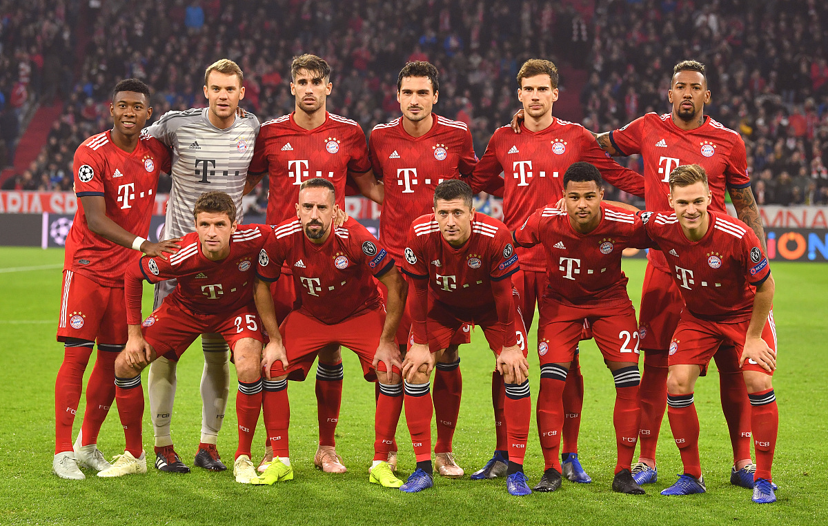 记者：诺坎普保安看到梅西后非常惊讶，当即就放他进去了（记者称梅西现身诺坎普令保安愕然，随即放行）