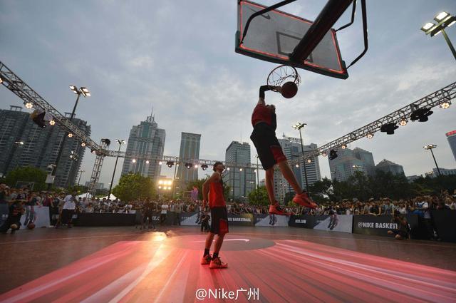 8胜1平，皇马在蒂尔潘执法的欧冠比赛中保持着不败成绩（蒂尔潘执法欧冠，皇马9战不败：8胜1平）