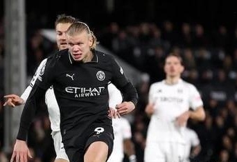 万项谈梅开二度：只能说运气比较好，赶上了这两个进球（万项：梅开二度只是运气好，恰巧赶上那两球）