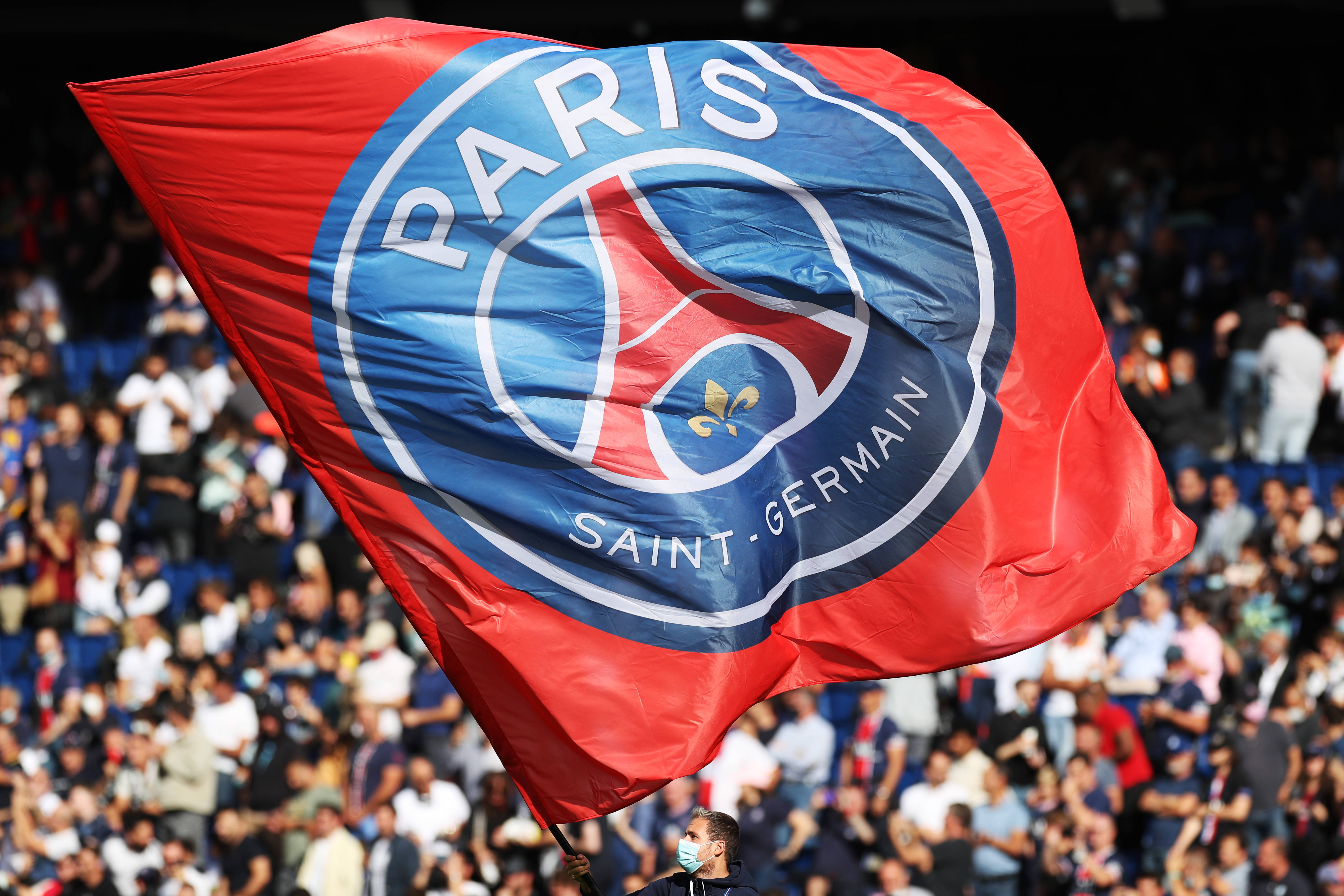 孔蒂再遭打击，佩杜拉：霍伊伦因右大腿股二头肌受伤而下场（孔蒂雪上加霜，佩杜拉：霍伊伦右大腿股二头肌受伤离场）