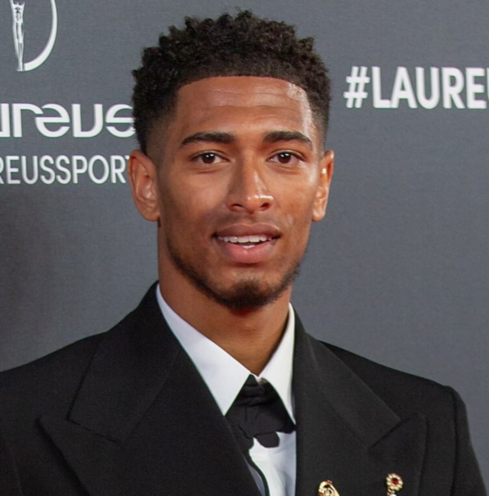 西甲：皇马客场1-1战平比利亚雷亚尔（西甲：皇马客场与比利亚雷亚尔1-1握手言和）